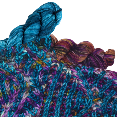 Colorway Pairing: 088 Calm Downing with 093 Opium Den