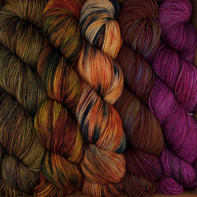 Glorious Gradient Set f-128 – 5 Skeins Rockshelter Sock